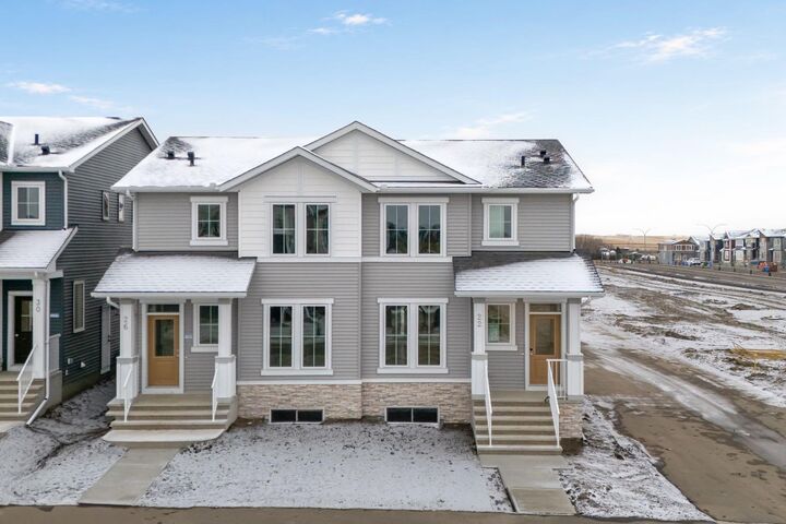 Property Photo:  22 Ambleridge Avenue NW  AB T3P 3G4 