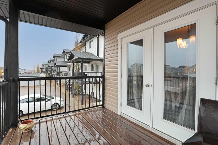 Property Photo: 211 17 Street E C AB T1R 1R2