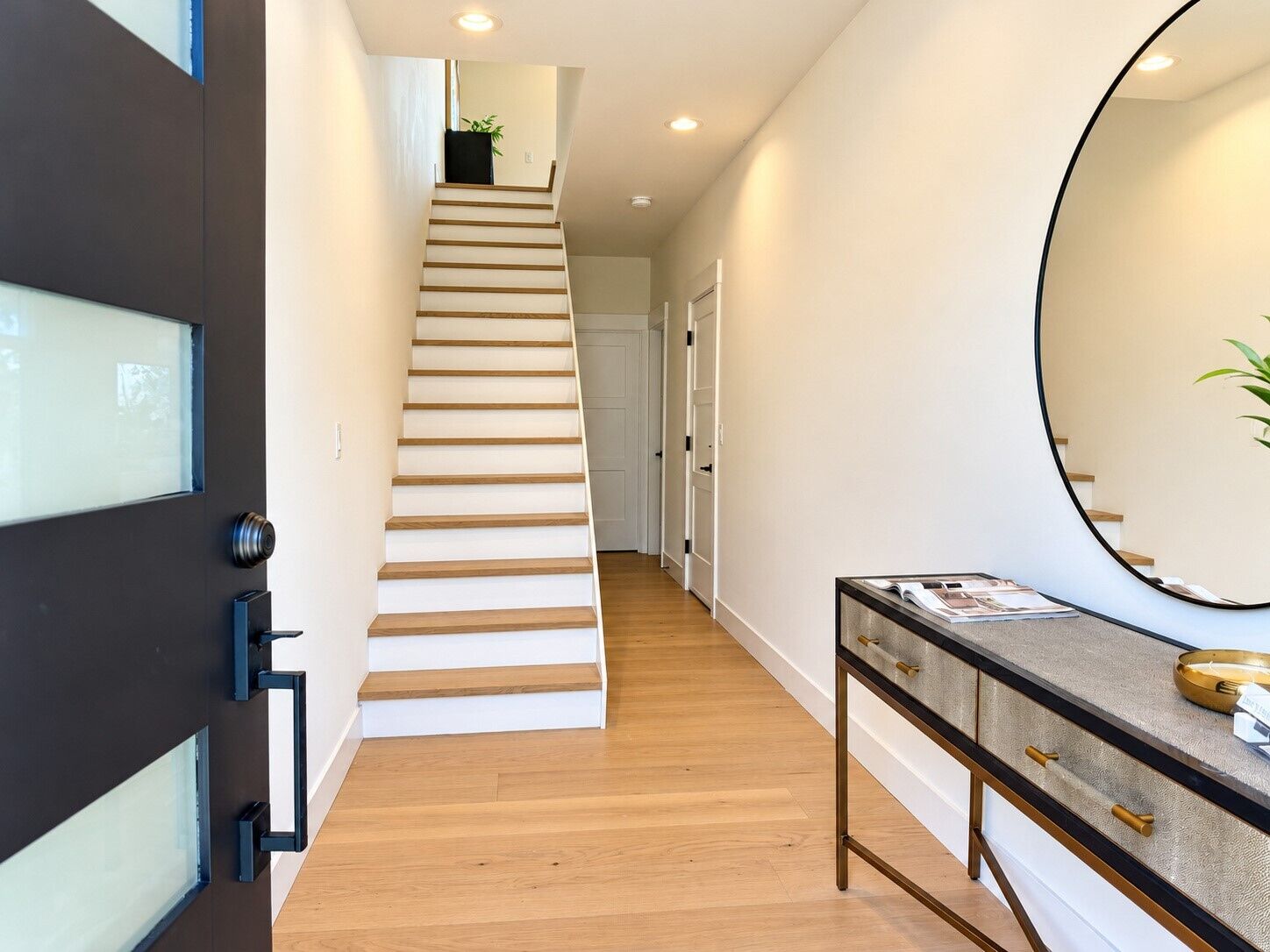 Property Photo: 4930 43rd Avenue S B WA 98118