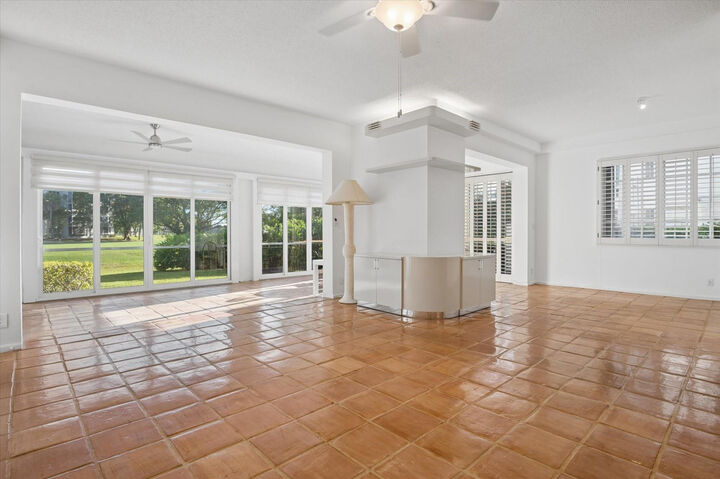 Property Photo:  4110 W Palm Aire Drive 101B  FL 33069 