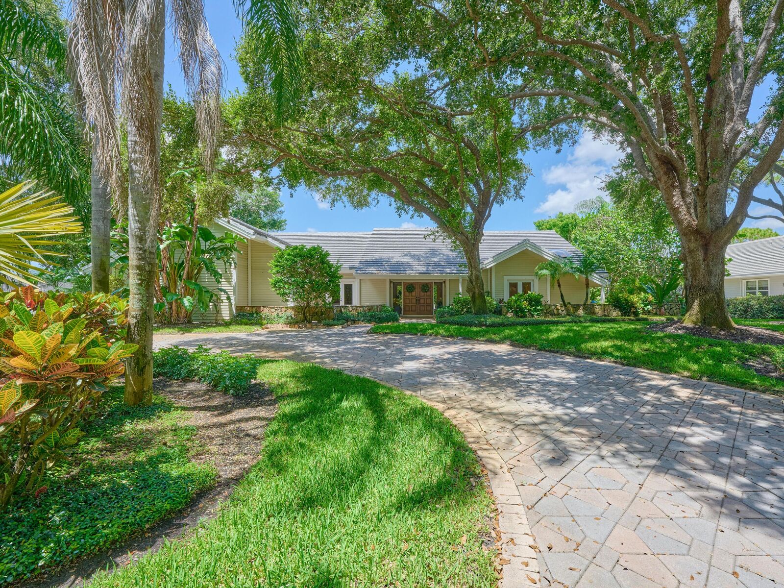 Property Photo: 18660 SE River Ridge Road FL 33469