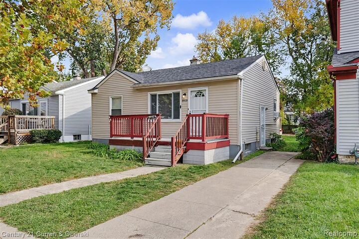 Property Photo:  20528 Seminole  MI 48240 