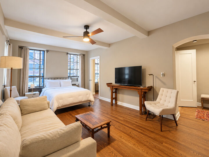 Property Photo:  333 W 56th Street 3D  NY 10019 