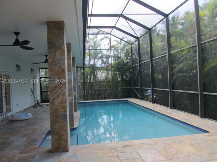 Property Photo: 1001 Bella Vista Ave FL 33156