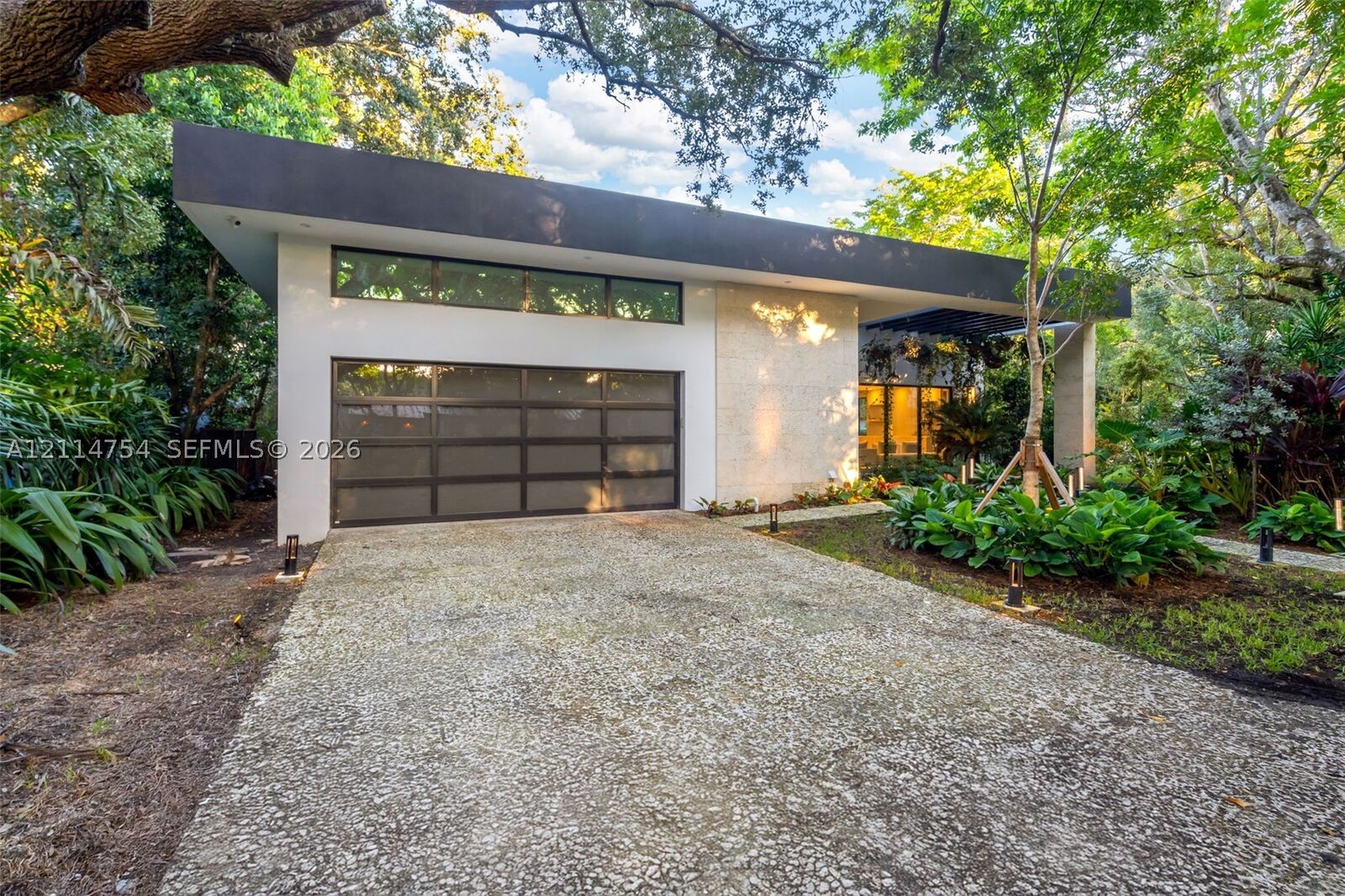 Property Photo: 6731 SW 64th Ave FL 33143