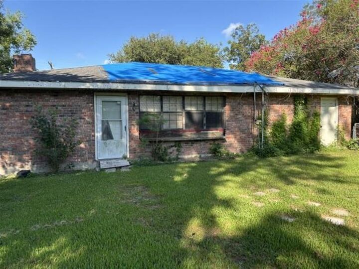 Property Photo:  1310 Dean Street  LA 70663 