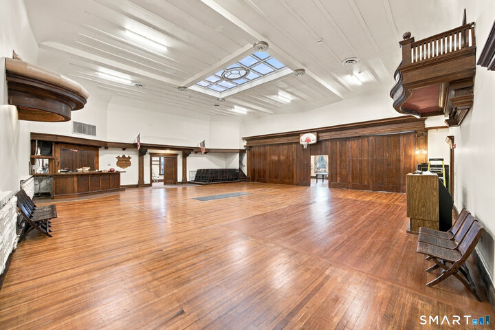 Property Photo:  155 Maple Street 3rd Floor  CT 06770 