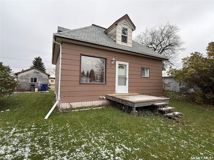 Property Photo:  23 Phillips Street  SK S0A 3E0 