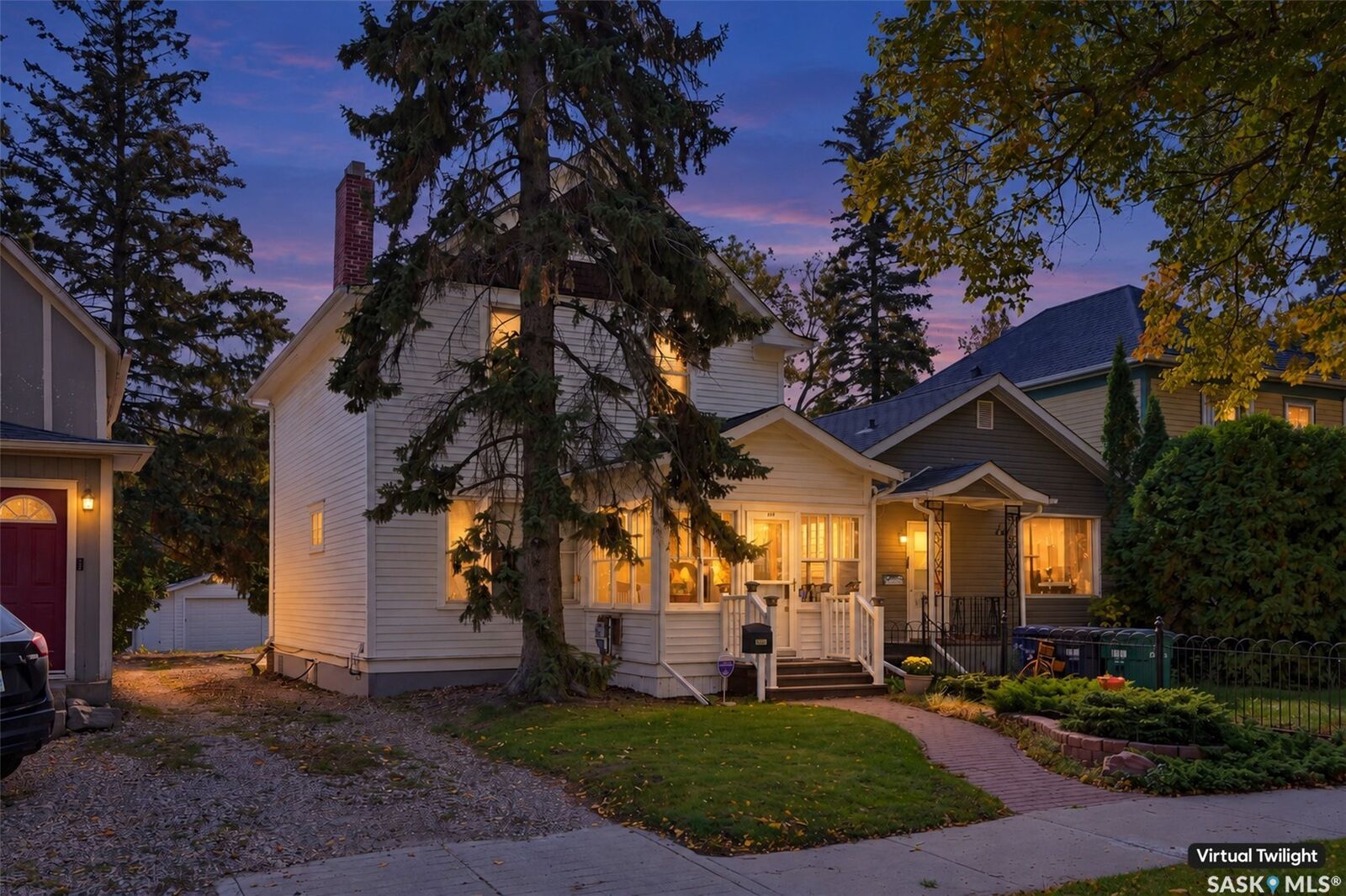 Property Photo:  517 Rusholme Road  SK S7L 0G5 
