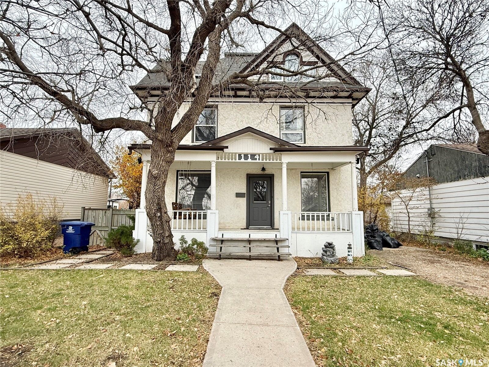 Property Photo:  114 2nd Avenue SE  SK S4H 1W8 