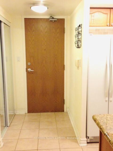 Property Photo: 233 Beecroft Road 1101 ON M2N 6Z9