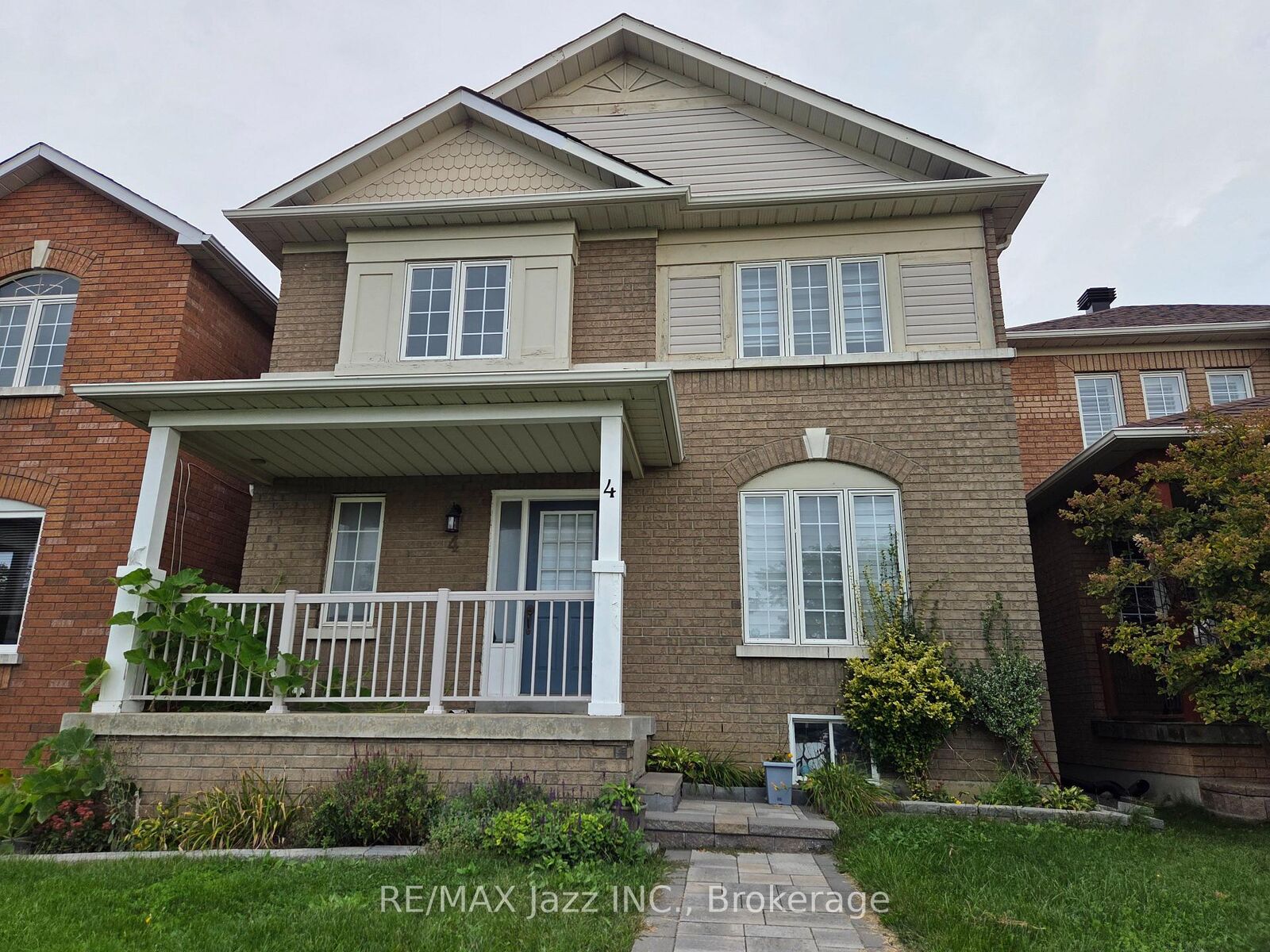 Property Photo:  4 McCartney Avenue  ON L1R 2Y3 