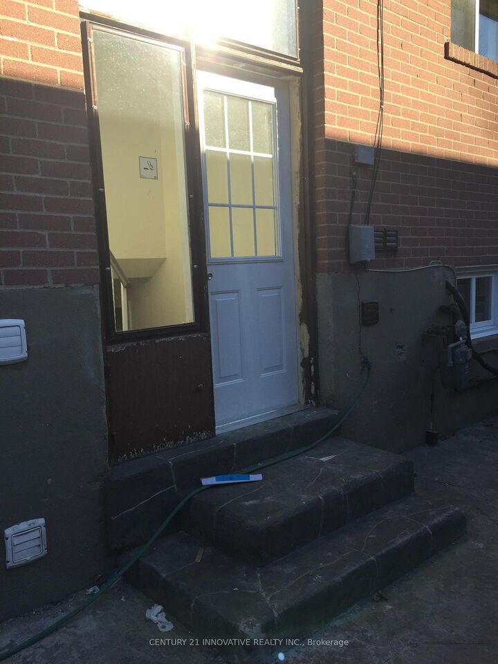 Property Photo:  1 Horton Boulevard S  ON M1J 1K7 