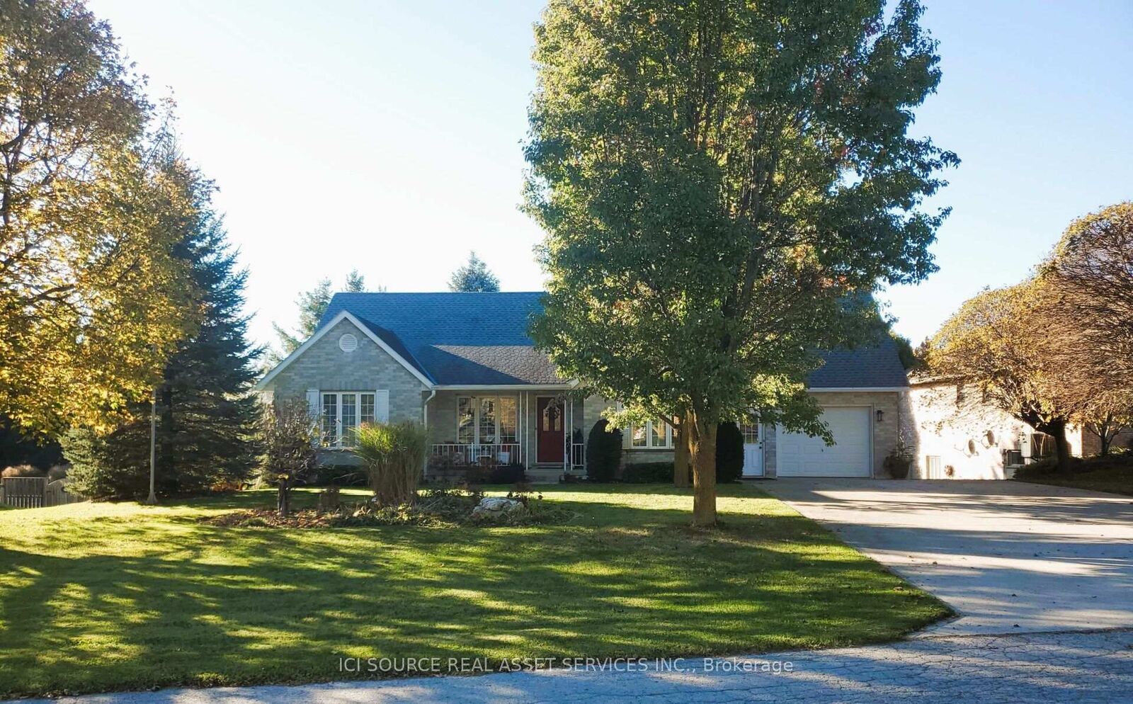 Property Photo: 13 Otter Crescent ON N0G 2J0