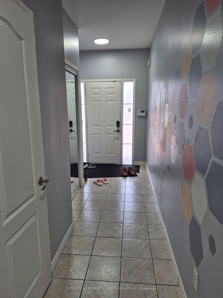 Photo de la propriété: 45 Rotunda Street ON L6X 5E3