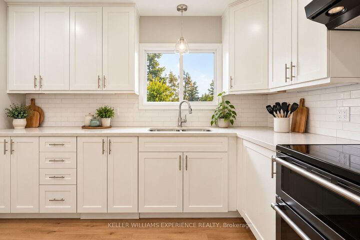 Property Photo: 11 Barbara Avenue ON L0L 2E0