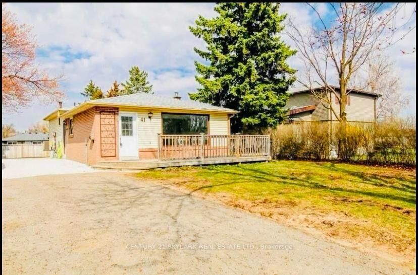 Property Photo:  41 Deloraine Drive  ON L6T 1T6 