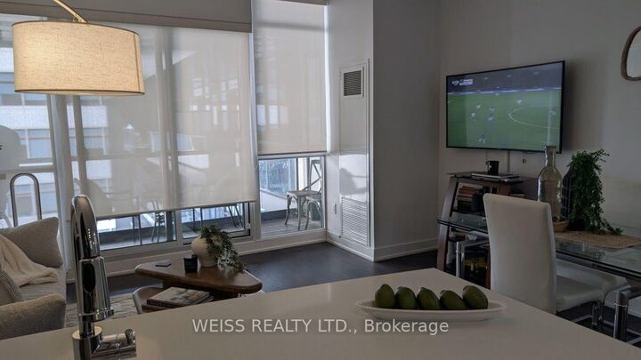 Property Photo:  30 Roehampton Avenue 609  ON M4P 0B9 