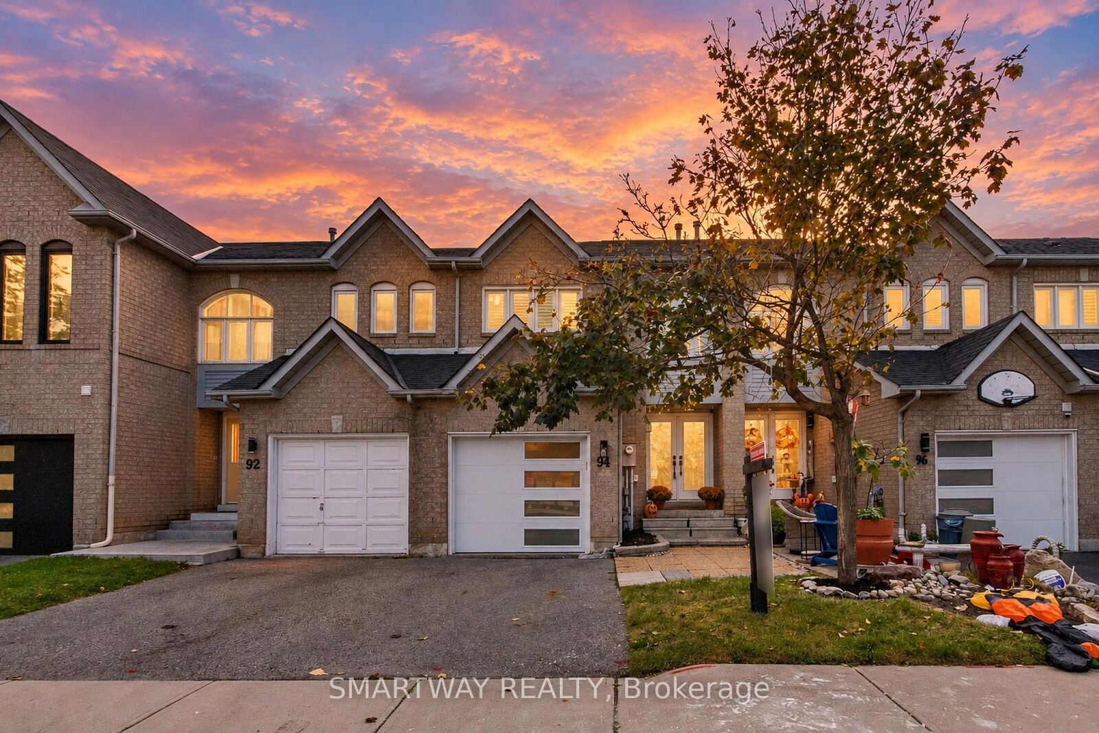 Property Photo:  94 Goldenlight Circle  ON L6X 4N6 