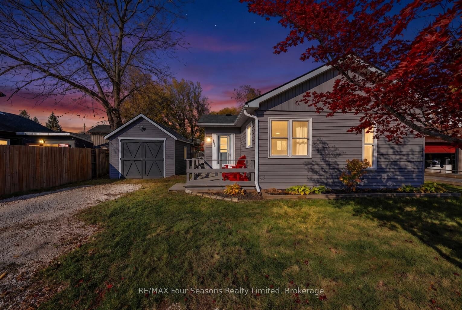 Property Photo:  285 Second Street  ON L9Y 1G4 