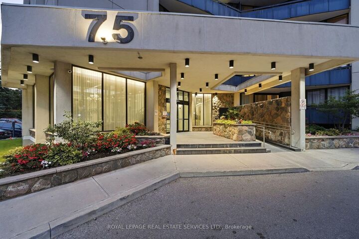 Property Photo: 75 Graydon Hall Drive 1502 ON M4P 0B9