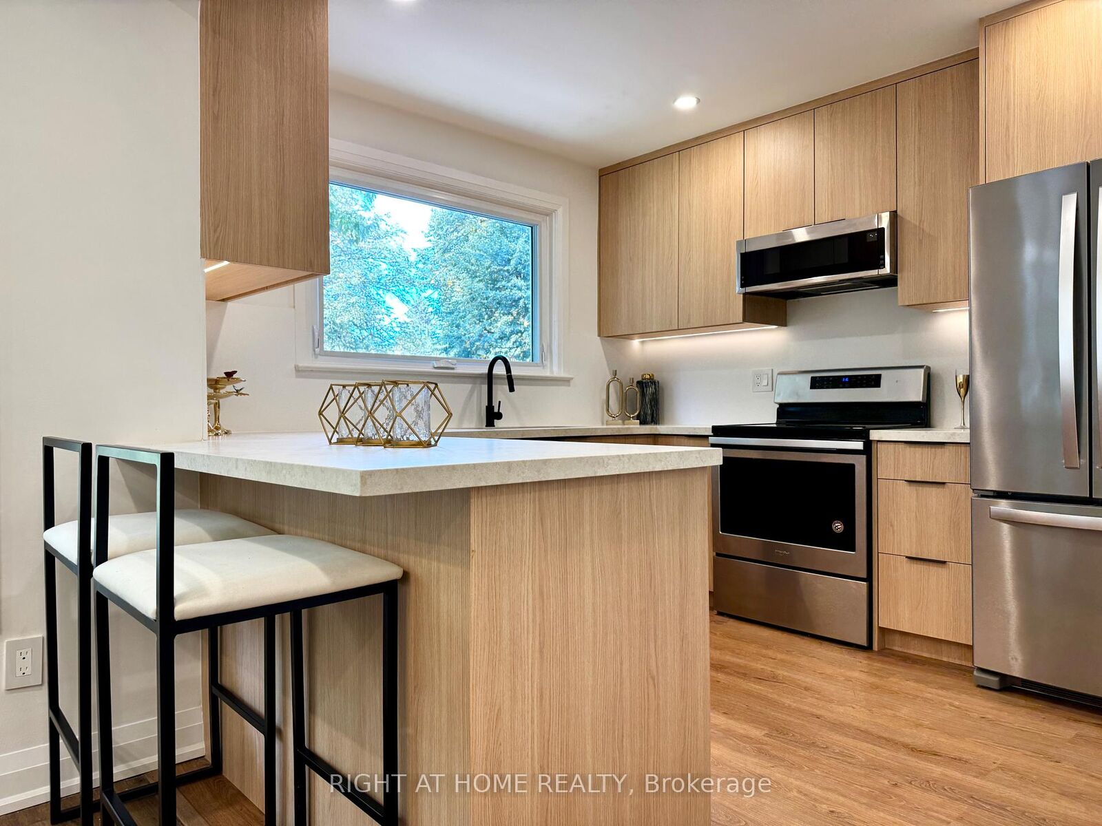 Property Photo: 246 Zelda Crescent ON L4C 2Y5