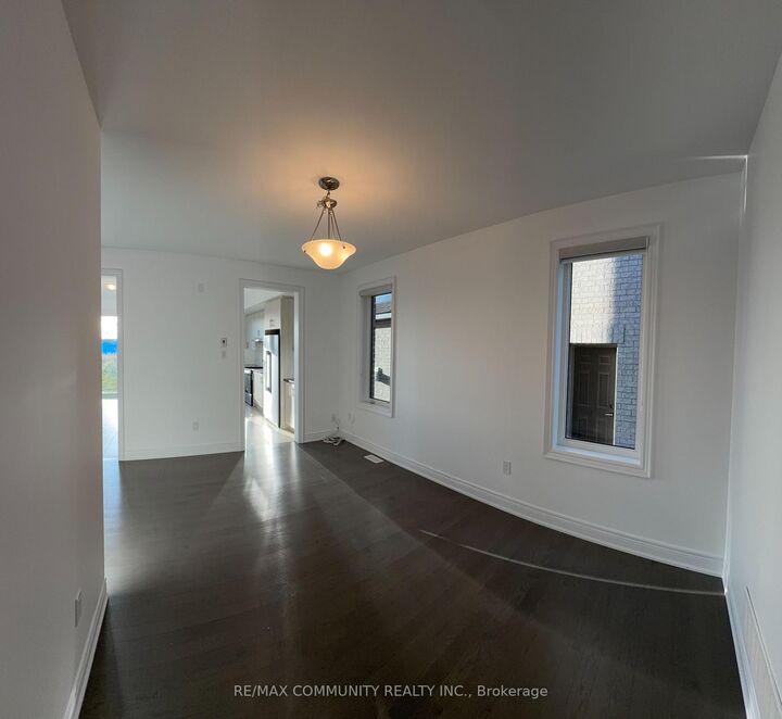 Property Photo:  6 Wesley Brooks Street  ON L1B 0W4 