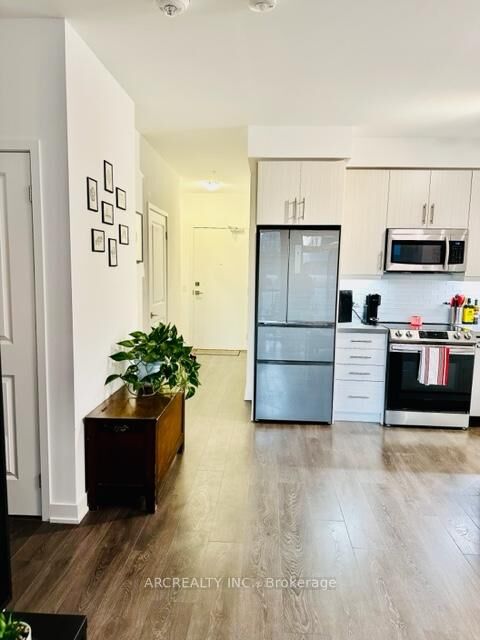 Property Photo: 75 Oneida Crescent N # 201 ON L4B 0H3