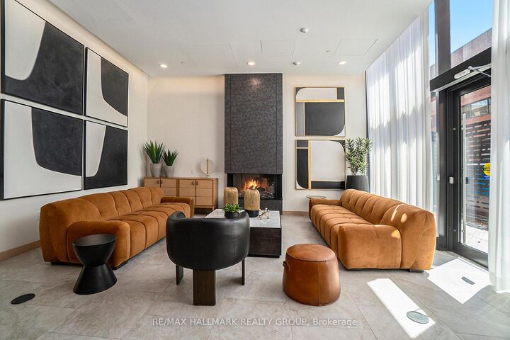 Property Photo:  10 James Street Lph4  ON K2P 1Y5 