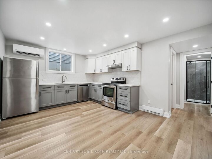 Property Photo:  14 Christine Place Lower  ON L3V 7P1 