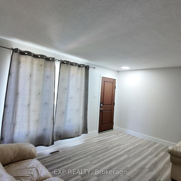 Property Photo: 74 Almond Road Upper ON N5Z 4C4
