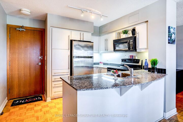 Property Photo: 33 Sheppard Avenue E 805 ON M2N 7K1