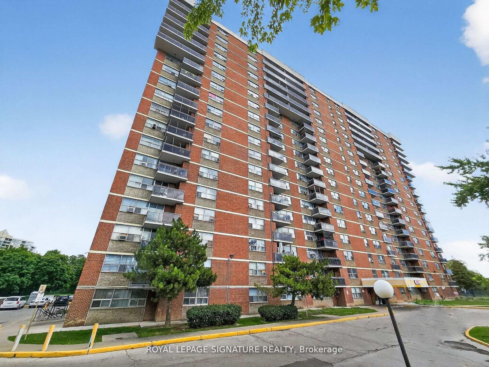 Property Photo: 2645 Kipling Avenue 1705 ON M9V 3S6