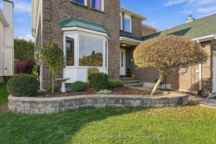 Property Photo: 1402 Cheverny Crescent ON K4A 3C2