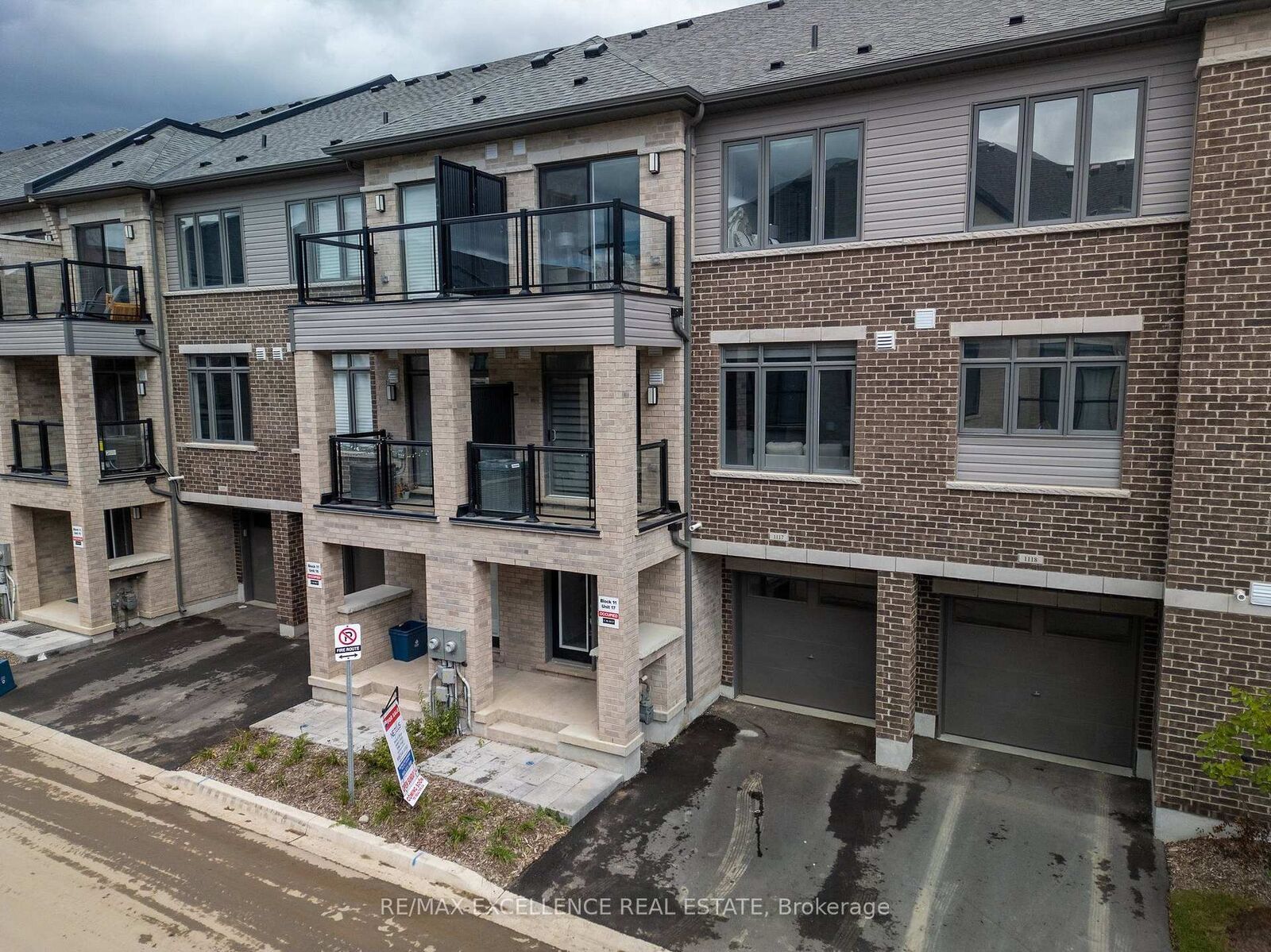 Property Photo:  585 Colbrone Street E 1117  ON N3S 3M7 