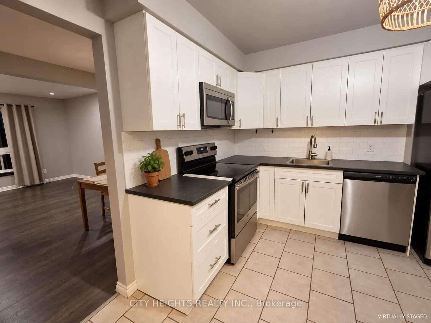 Property Photo: 89 Highview Avenue E 14 ON N6C 5V6