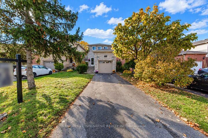 Property Photo:  2124 Duberry Drive  ON L1X 2A1 