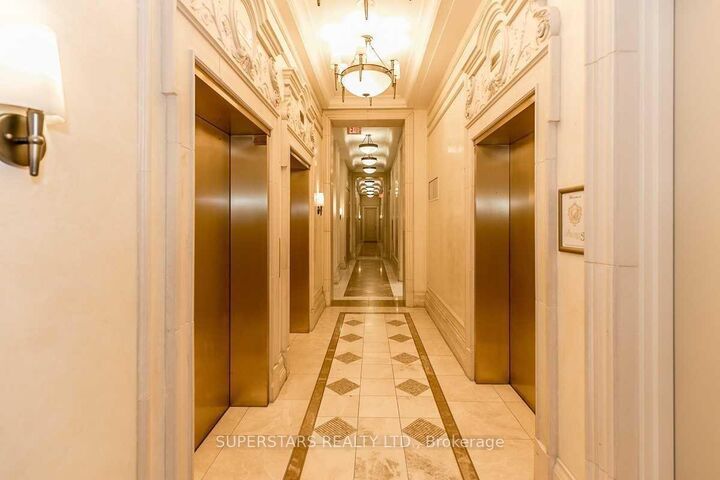 Property Photo:  9245 Jane Street 1002  ON L6A 0J9 