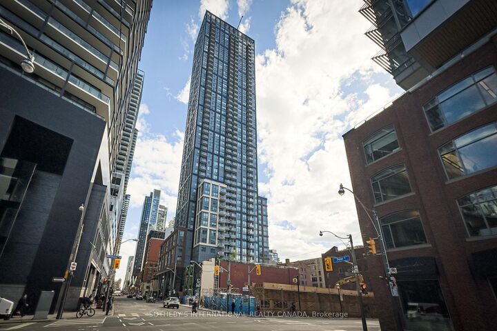 Property Photo:  108 Peter Street 611  ON M5V 0W2 