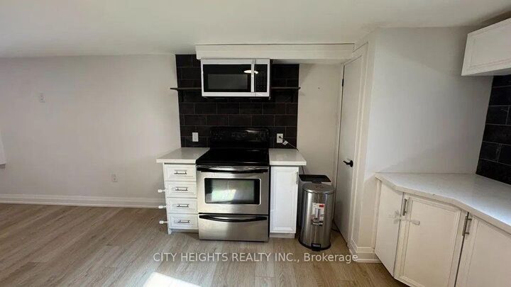 Property Photo: 60 Homewood Avenue Lower ON L3K 5L8