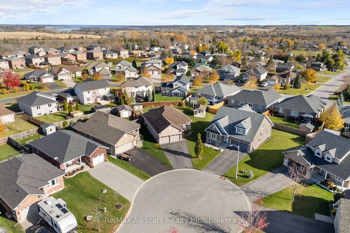 Property Photo: 65 Liam Street ON K9V 0J4