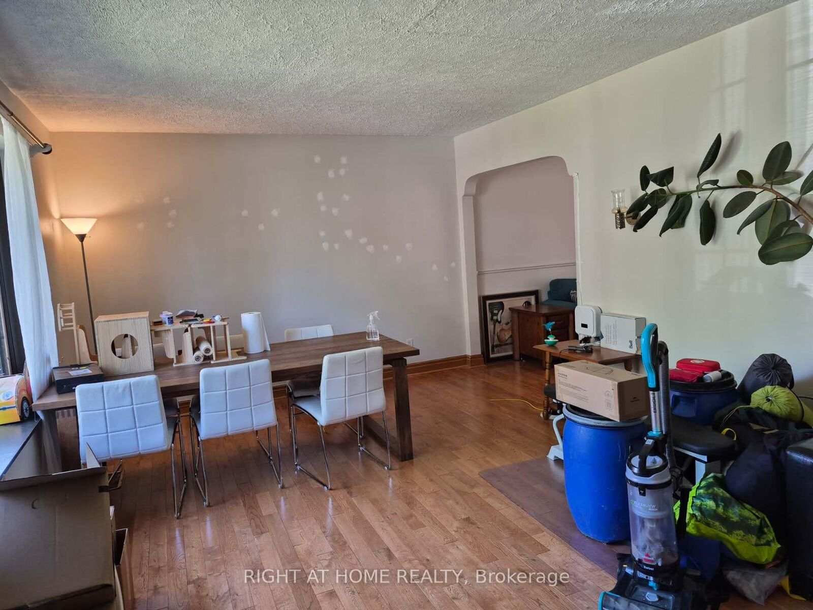 Property Photo: 17 Gwendolen Avenue ON M2N 1A1