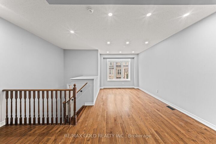 Property Photo:  77 Sea Drifter Crescent  ON L6P 4B1 