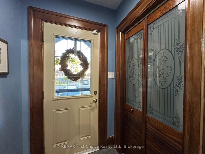 Property Photo:  413 Ambrose Street  ON P7B 1M3 