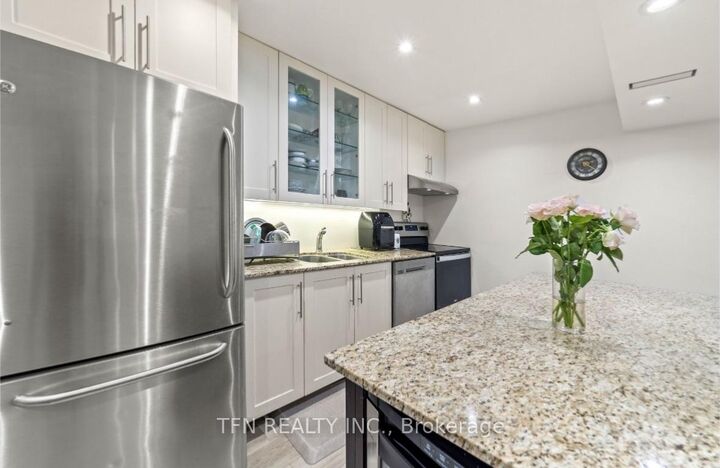 Property Photo:  17 Camden Drive Room #1  ON L4K 5S6 