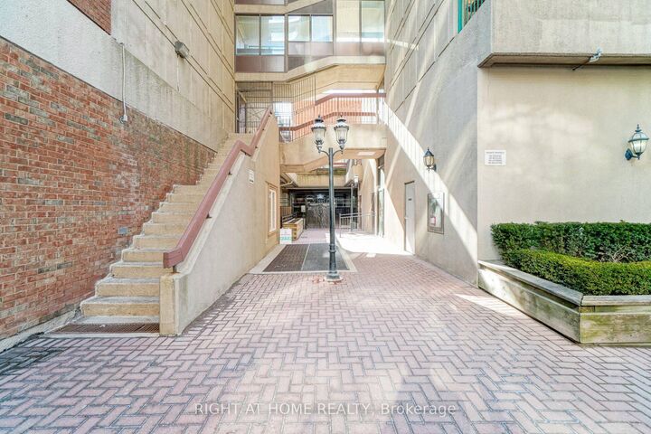 Property Photo:  78 St Patrick Street 104  ON M5T 1V1 