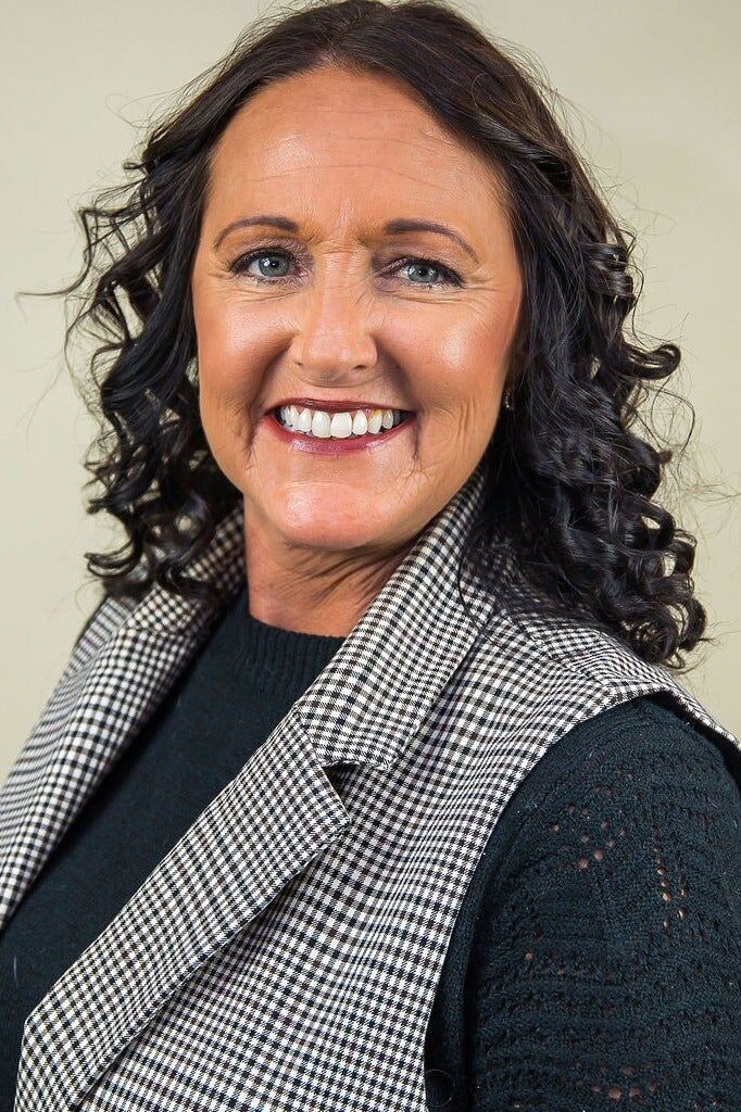 Jennifer Winiarski,  in Port Huron, Professionals