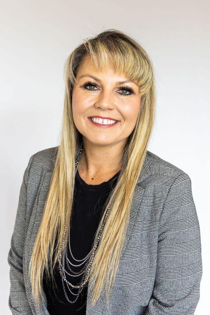 April Espinoza, Real Estate Salesperson in Yucaipa, Kivett-Teeters Associates