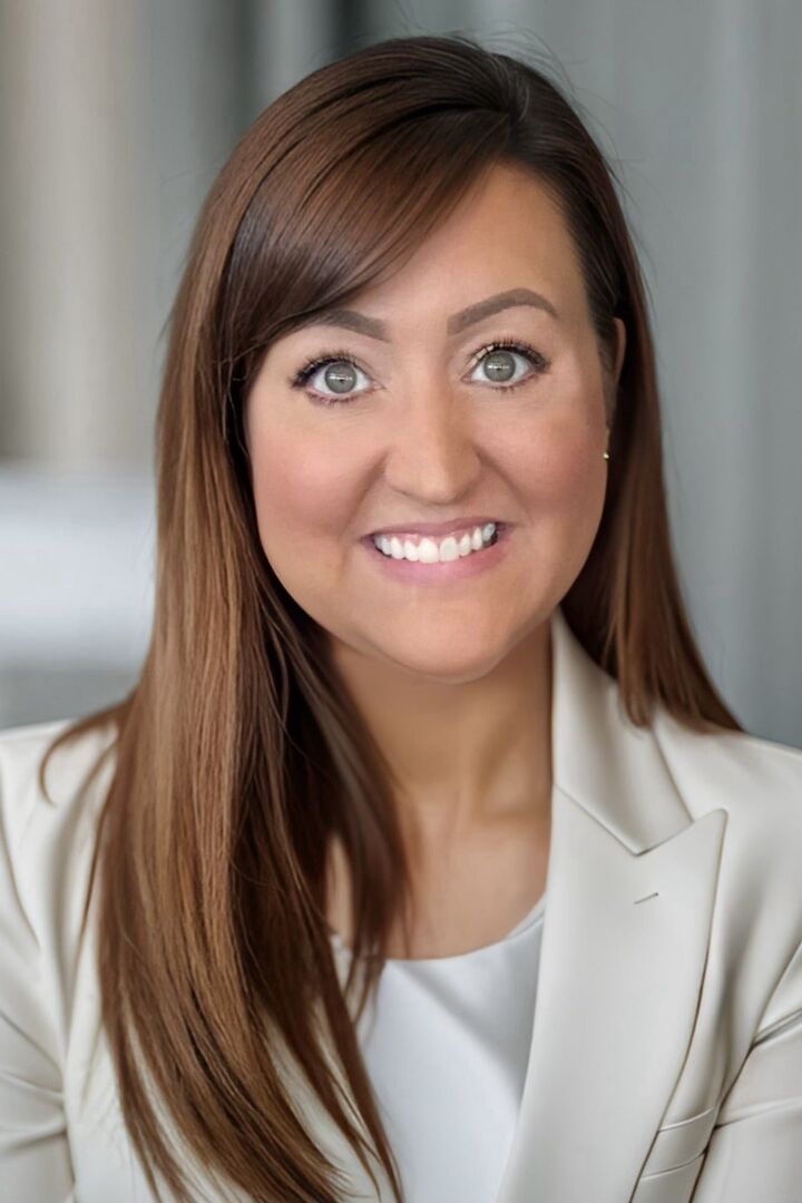 Jackie Austin, Real Estate Broker in Eugene, Professional Group