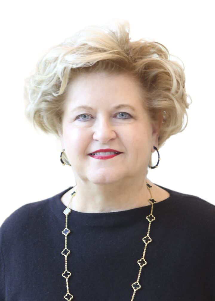 Brenda DeVore, Associate Real Estate Broker in Kerrville, North East